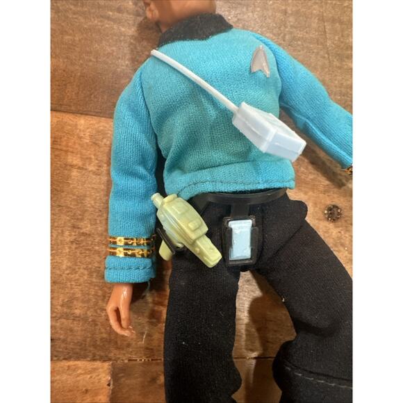 Vintage 1974 Mego Star Trek Mr. Spock 8” W/ Uniform Belt Phaser Communicator - Picture 3 of 9